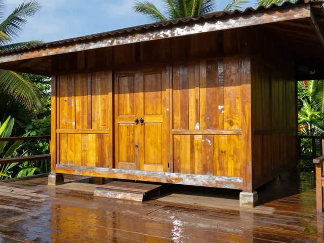 Apakah Kayu Bengkirai Tahan Cuaca? Jawaban Lengkap untuk Penggunaan di Luar Ruangan